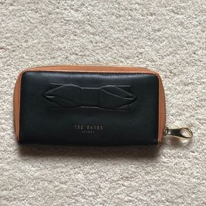 Ten Baker wallet